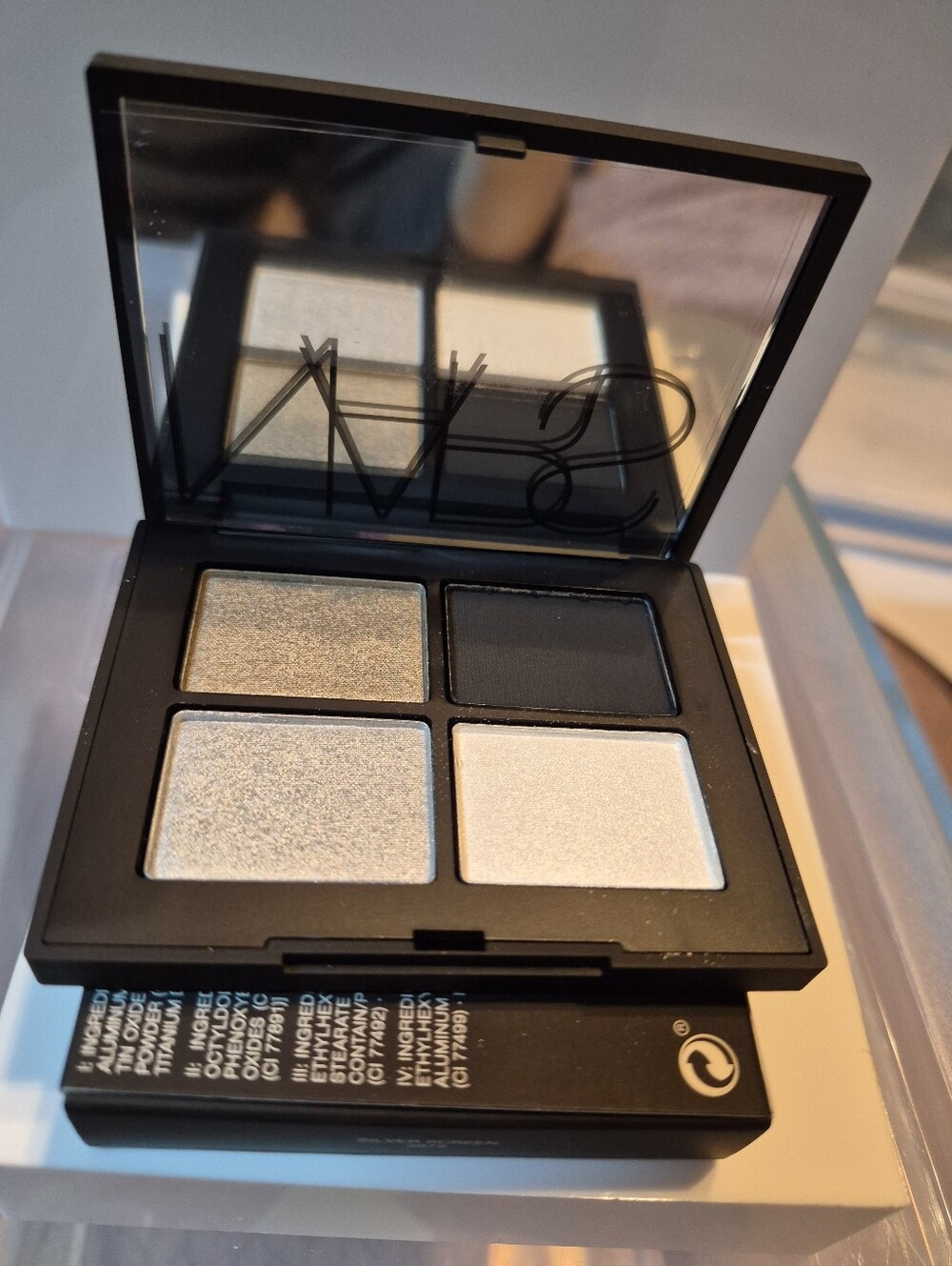 NARS Quad Eyeshadow Palette: Silver Screen (Silver, Pewter, Black, Ivory), NIB - Picture 5 of 6